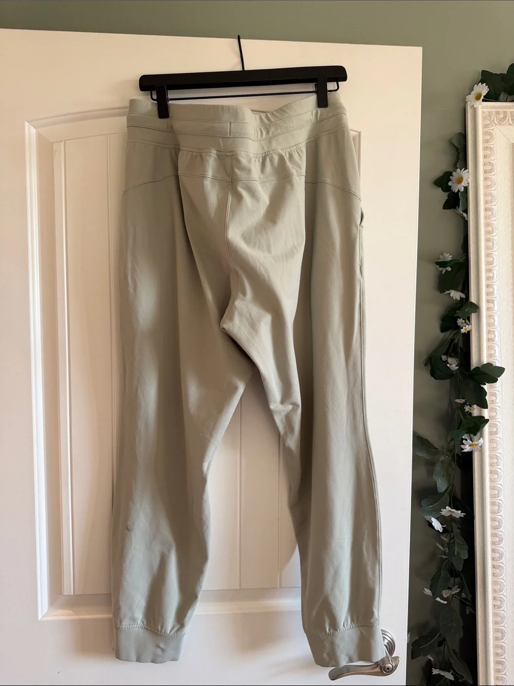 lululemon athletica comfortable sage